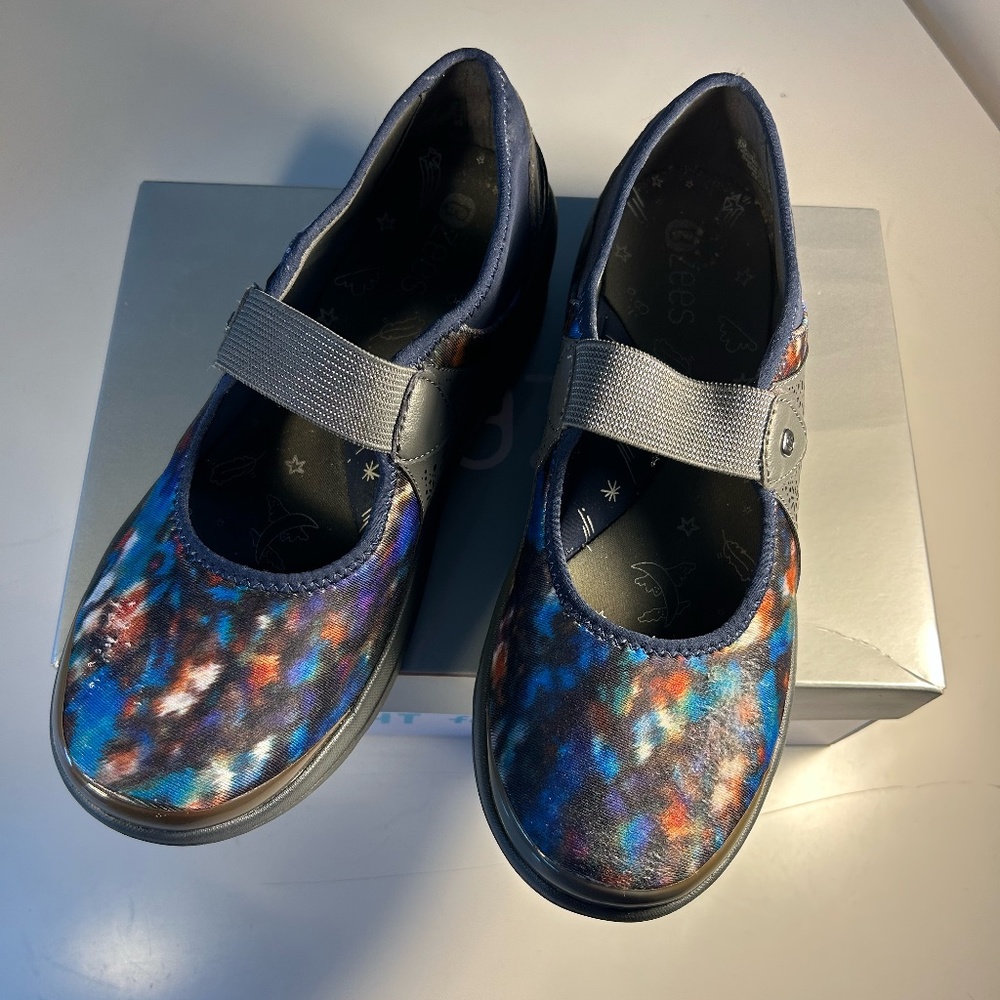 BZees Mary Jane shoes